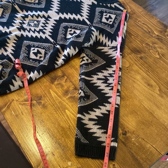 Lumière sweater, worn but in good condition. - Picture 4 of 7